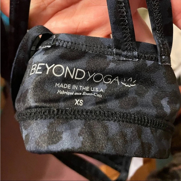 NWT BEYOND YOGA ANIMAL PRINT SPORTS BRA - Picture 3 of 4